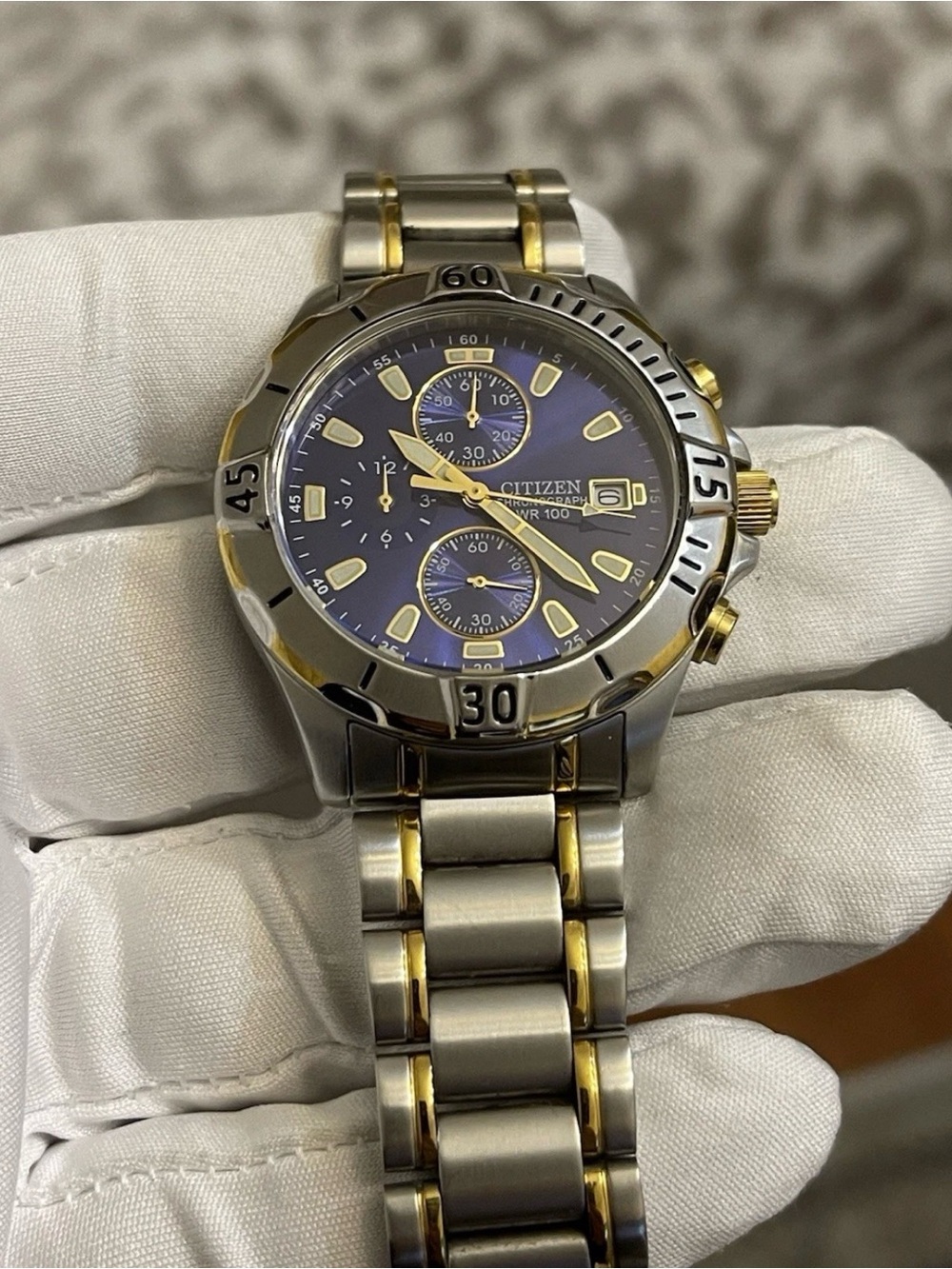 Citizen Quartz Chronograph Men's Watch Two-Tone Stainless Steel Blue Dial 39mm View 3